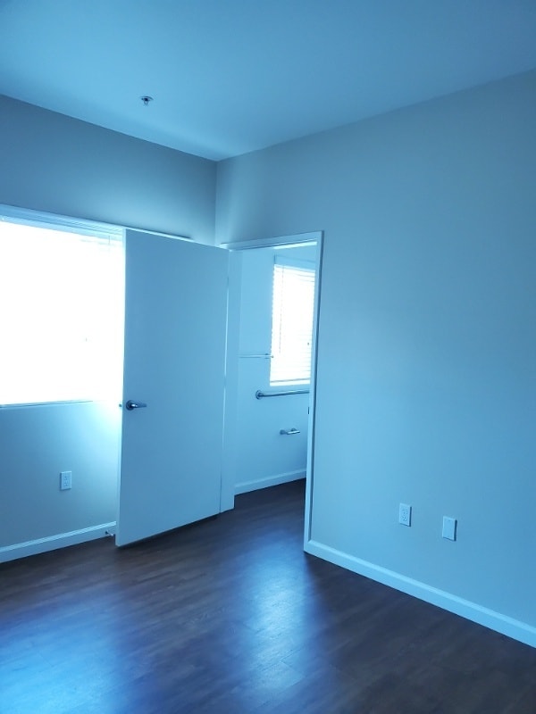 Photo - 2209 E 8th St Unit B 402