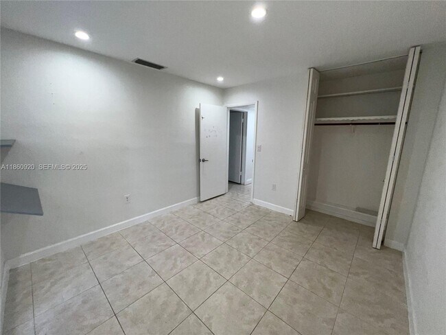 Photo - 382 NE 113th St Unidad 0