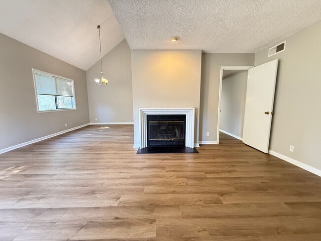 Photo - Bellevue! 2 Bedroom / 2 Bath House w/ Loft! Renovated - Pet Friendly