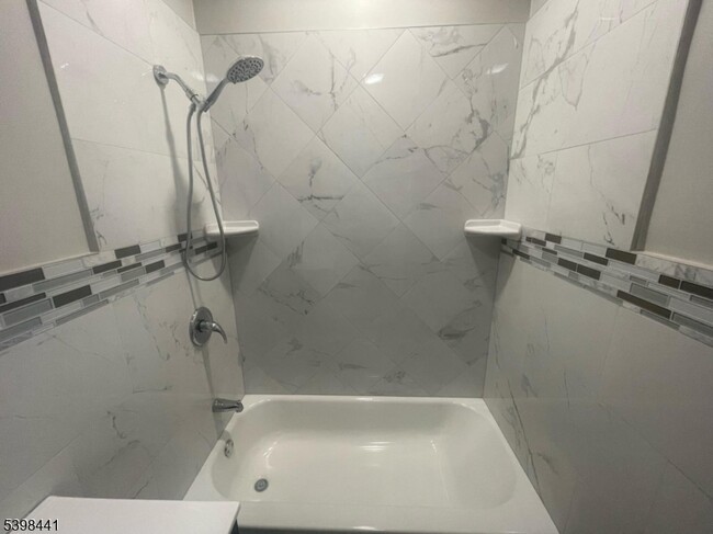 Photo - 160 12th Ave Unidad 2