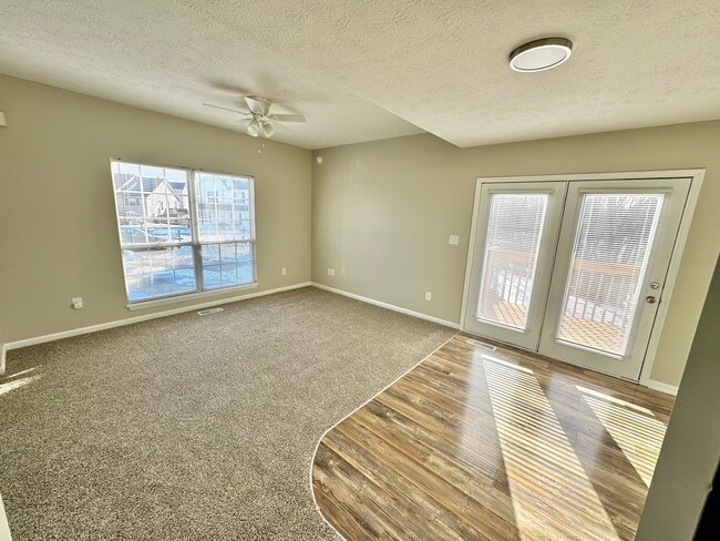 Photo - 111 Stratford Ct