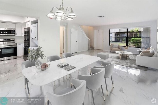 Building Photo - 2590 Coral Springs Dr Rental
