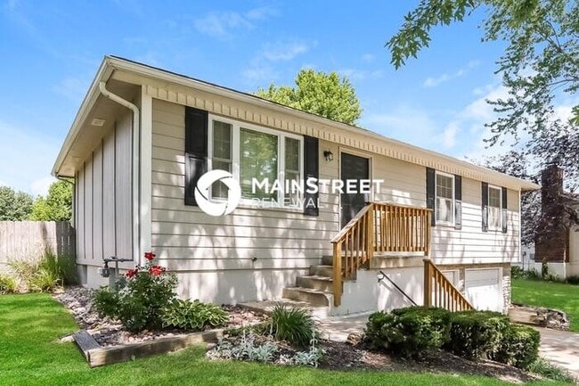 3 Bedroom Pet-Friendly Home in LEES SUMMIT, MO with Main Street Renewal