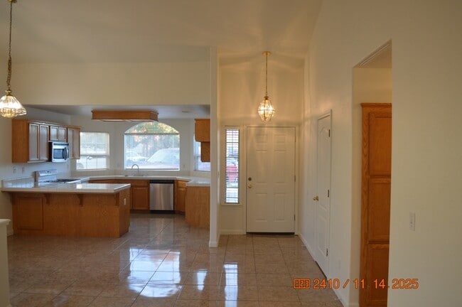 Photo - 1277 Bourang Way