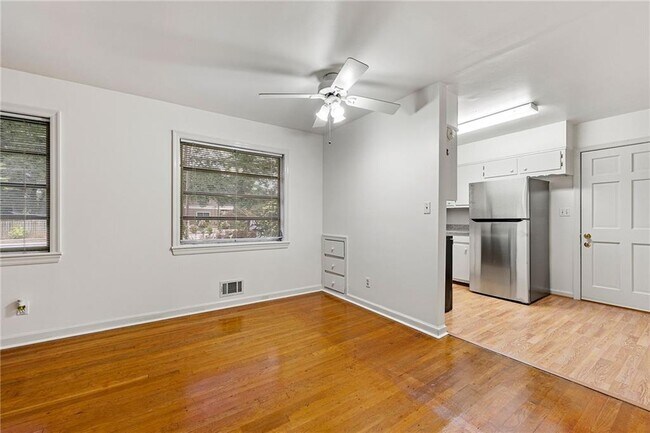 Photo - 606 Sycamore Dr