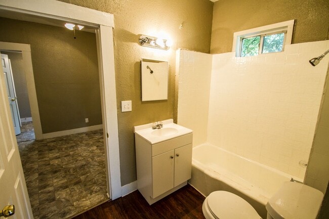 Photo - Amazing Home Near Downtown