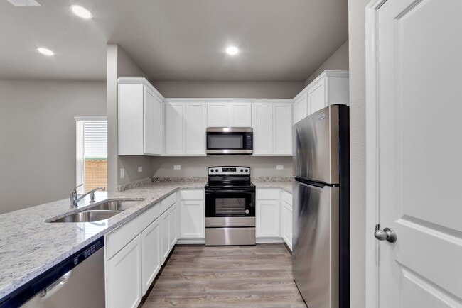 Photo - MOVE IN SPECIAL!! CALL FOR MORE DETAILS Unit 5330 Lisa Point  107