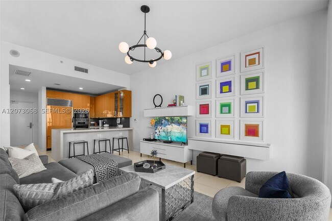 6799 Collins Ave Unidad 407