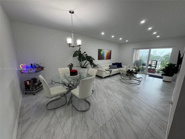 Building Photo - 13715 Kendale Lakes Cir Unit PH-A1 Rental