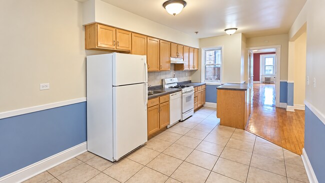 4646 W Addison St Unit 3W