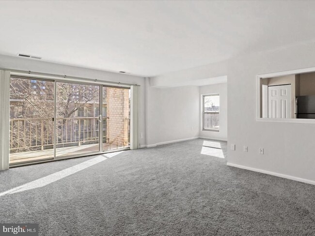 Building Photo - 19 Canterbury Square Unit 211 Rental