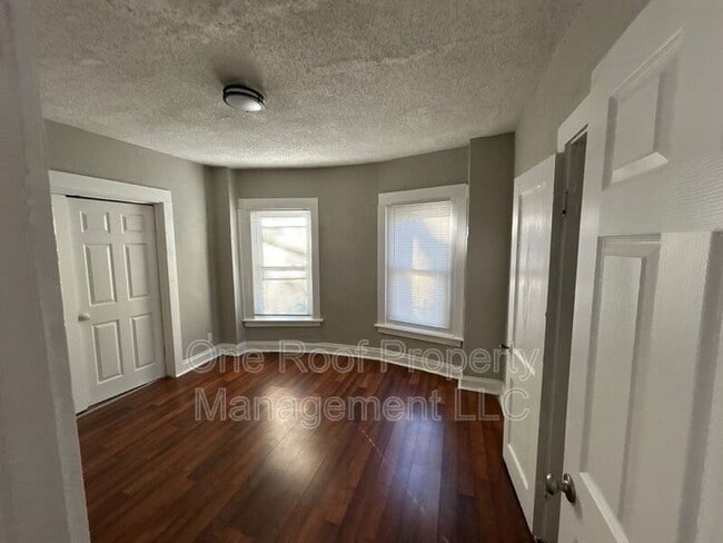 Photo - 3224-3226 E 8th St. Unidad 1W