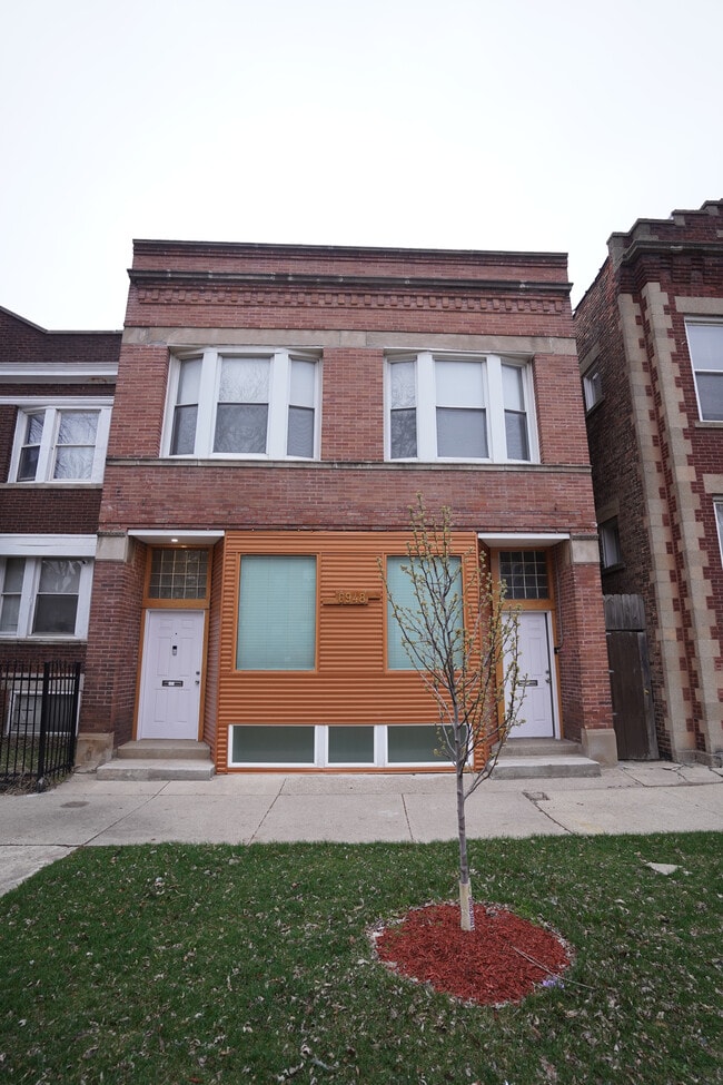 Building Photo - 6948 S Dorchester Ave Unit 2