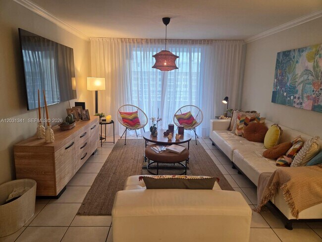 Photo - 5555 Collins Ave Unit 16W