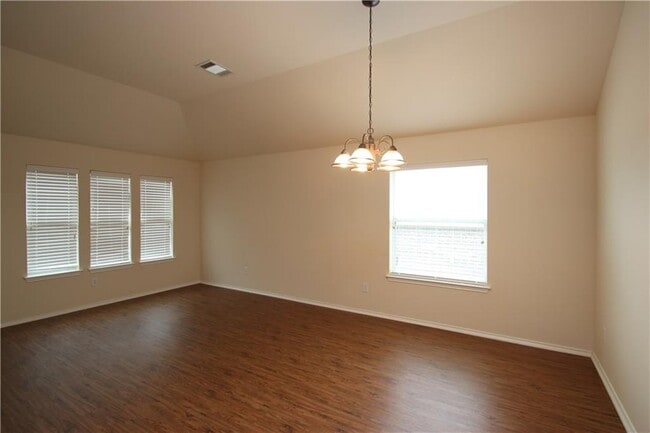 Photo - 1528 Haynie Bend