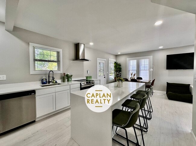 Photo - 430 Lighthouse Rd