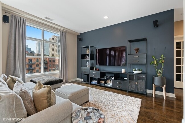 Photo - 330 N Clinton St Unit 605