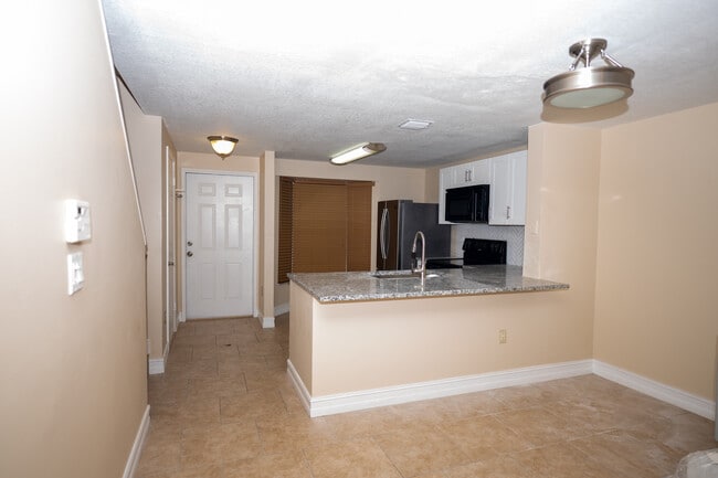 Photo - 1088 Jeffery St