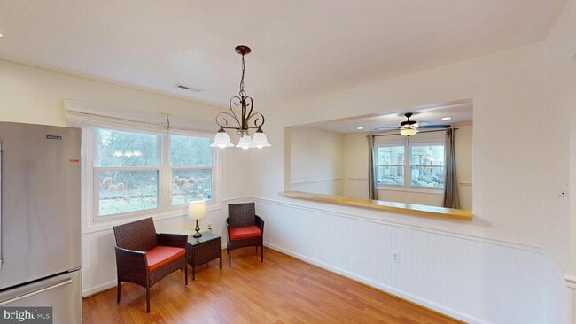 Photo - 8576 Adamson St