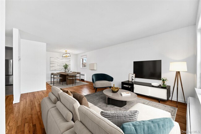 Photo - 200-04 39th Ave