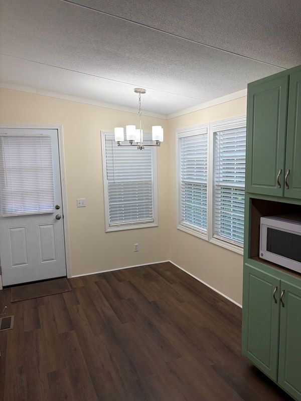 Photo - 200 Pecan St