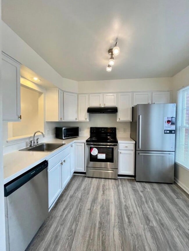 Photo - 116 Commerce Dr