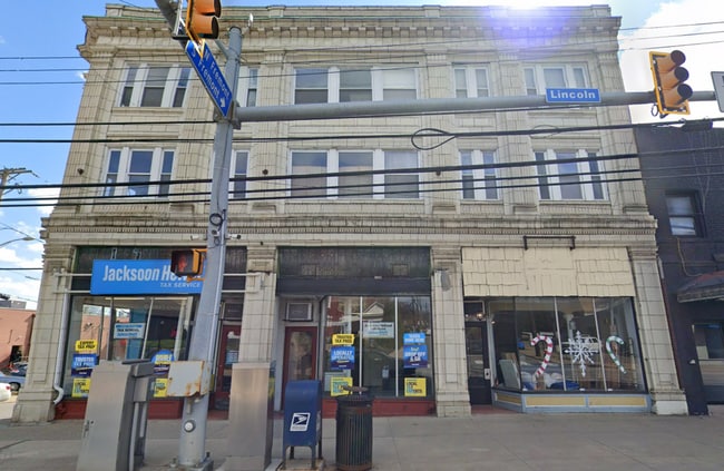 Building Photo - 401 Lincoln Unit 2