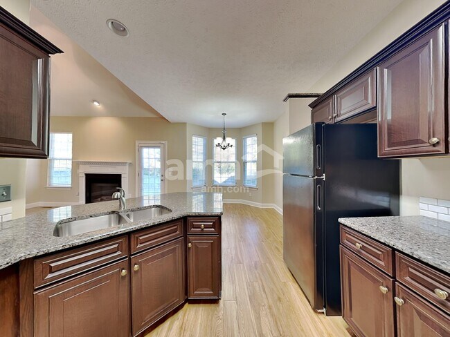 Photo - 824 Daybreak Dr