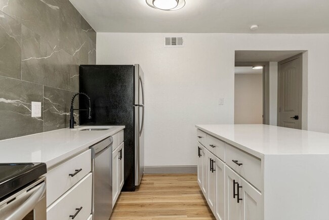 Photo - ONYX at 37th Unit 2