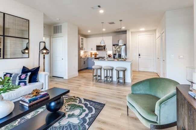 Aura High Pointe