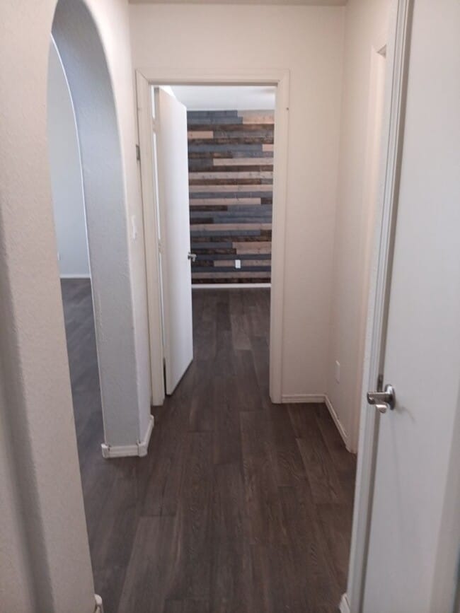Photo - 3 Bedroom, 2 Bathroom Home! Schedule a Sho...