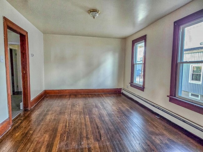 Photo - 166-168 S Jones St - 168