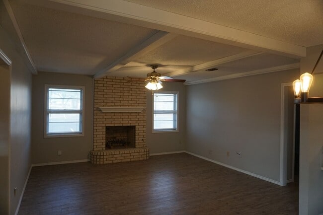 Photo - 3/2/2 07/14 Move In