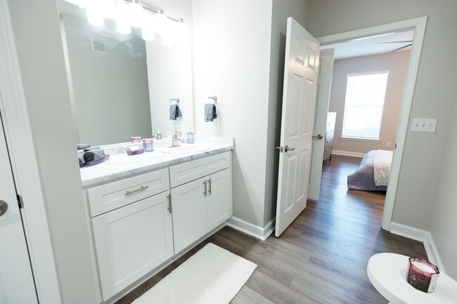 Photo - Reserve at Creekside