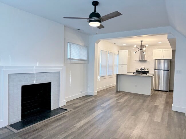 Building Photo - 954 S Ohio Ave Unit C