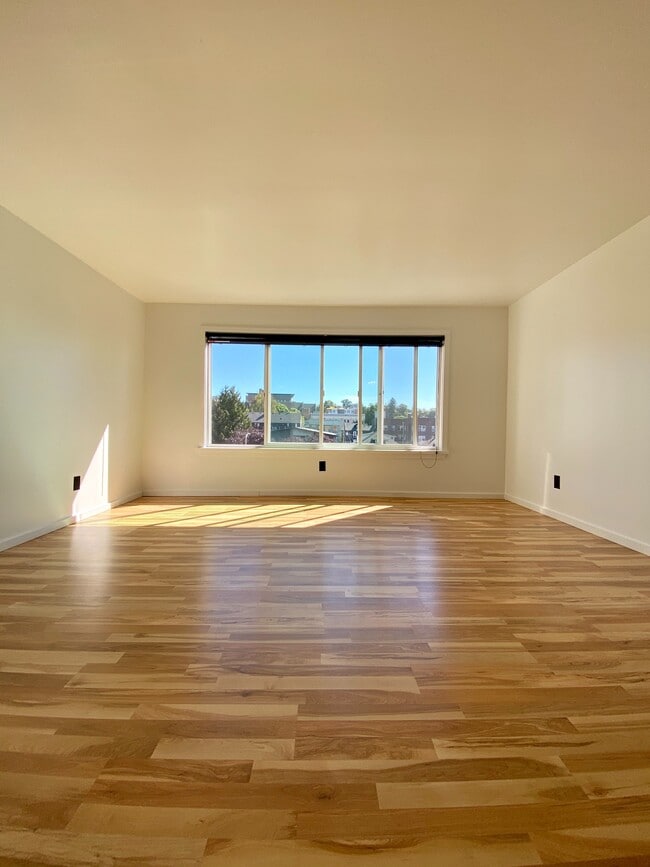Escolier Apartments