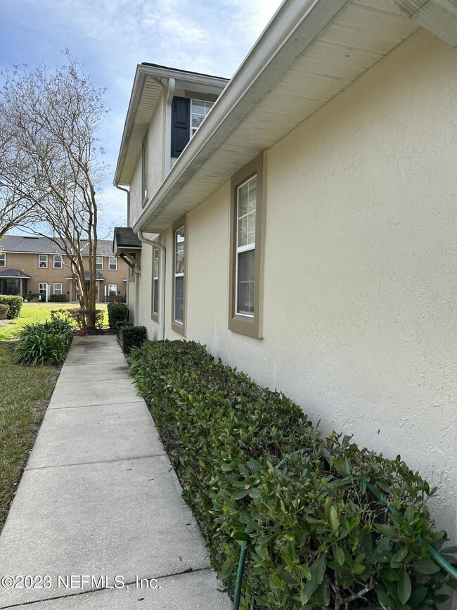 Photo - 3727 Creswick Cir