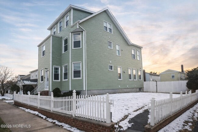 Building Photo - 95 Cedar Hill Ave Unit 2