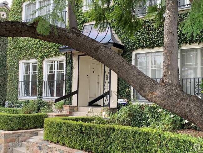 Building Photo - 639 N Windsor Blvd Unit 639.5 Rental