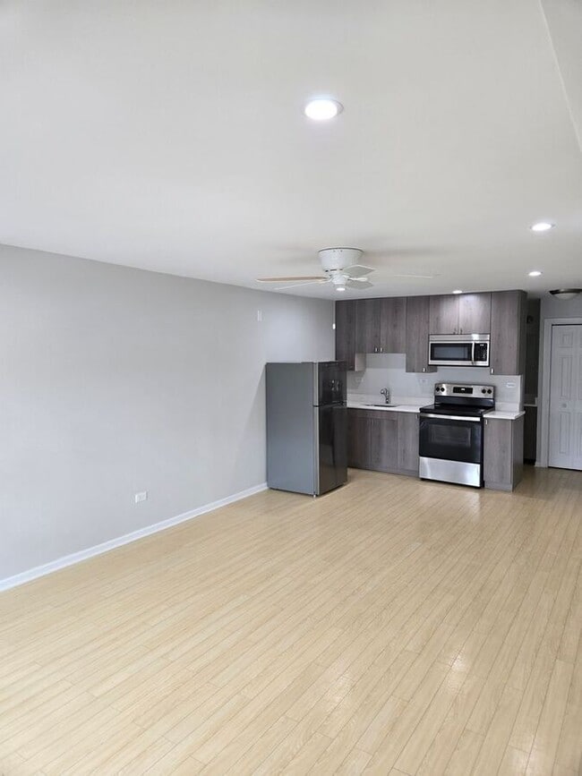 Photo - 1917 W 103rd St Unit 202