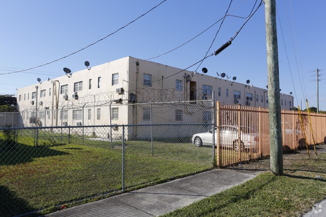 Photo - Tapia Brothers I