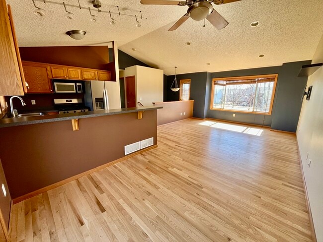 Photo - 817 Jack Russell Ave