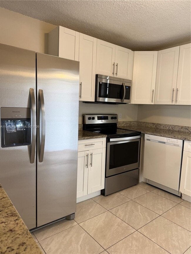 Photo - 9273 SW 8th St Unidad 411