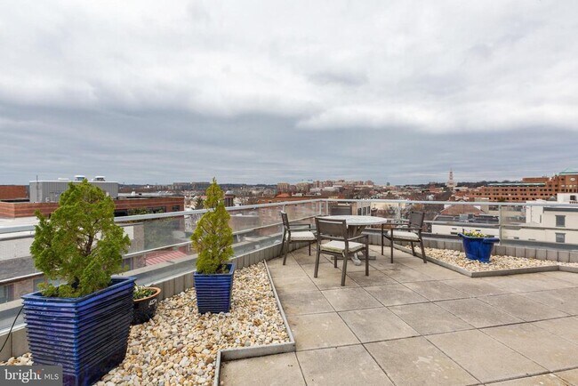 Photo - 815 King St Unit 5E