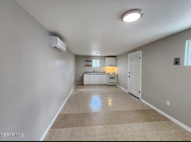 Photo - 116 N Clark Dr Unit B