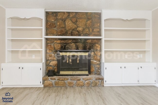 Photo - Your Dream Family House with 4 Bed and 2 Full Bath is Ready for Move-In!