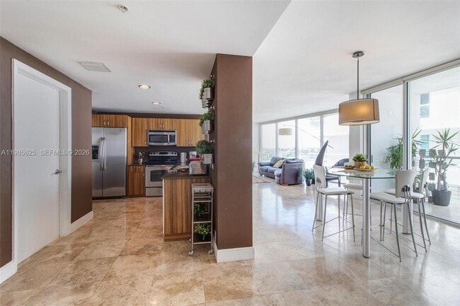 Photo - 6305 Indian Creek Dr Unit 5A