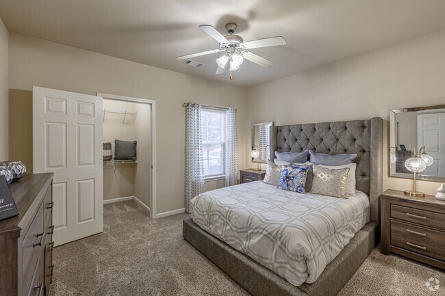 1BR, 1BA - 804SF - Bedroom