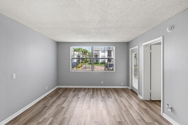 Photo - ONE BEDROOM ONE BATHROOM!! WATERFRONT COMMUNITY Unit 110
