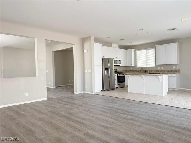 Photo - 7399 Amesbury St